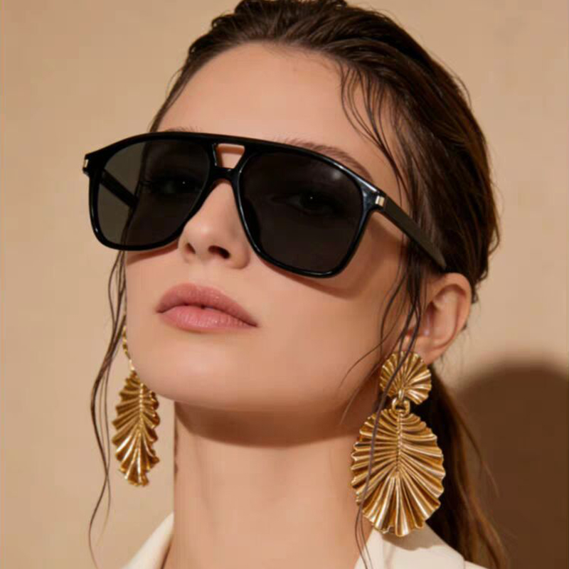 Luxurious Large-Frame Pilot Wo - Women'S Fashion Week Paris recensione e prezzo