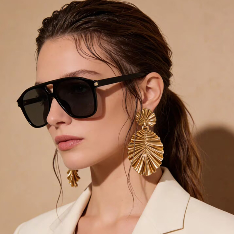 Luxurious Large-Frame Pilot Wo - Women'S Fashion Week Paris recensione e prezzo
