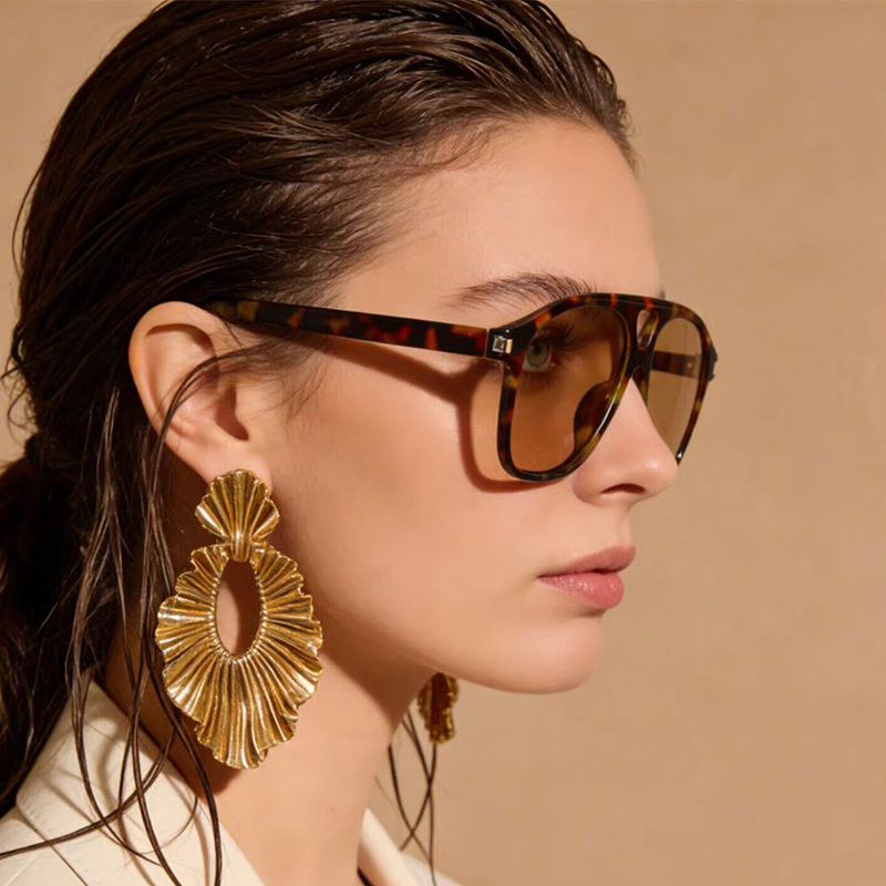 Luxurious Large-Frame Pilot Wo - Women'S Fashion Week Paris recensione e prezzo